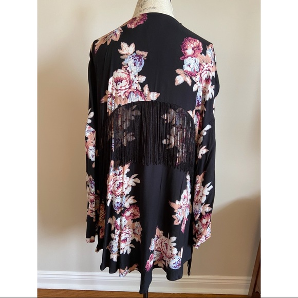 Bohemian, floral cardigan in size M. - Picture 3 of 3